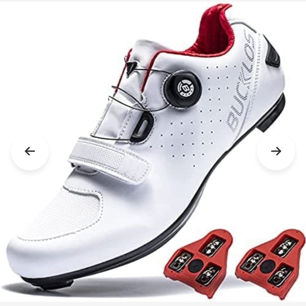 Cycling shoes with cleats